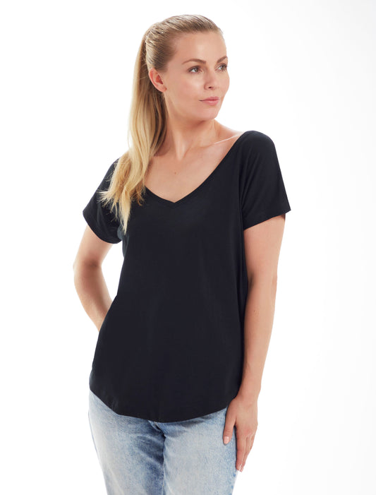 Women´s Loose Fit V Neck T